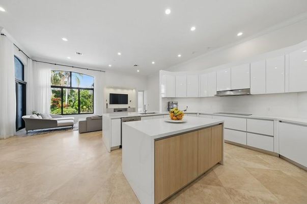 Interior, Kitchen, Living room, Recessed Lighting, Stainless Steel Appliances