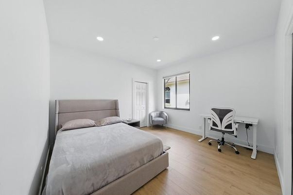 Bedroom, Home Office, Interior, Recessed Lighting, Wood Texture Flooring