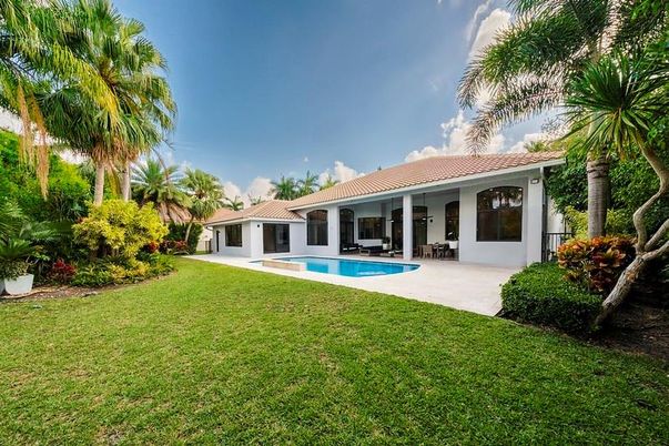 Backyard, Exterior, Pool
