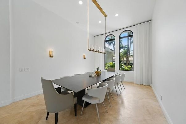 Dining room, Interior, Pendant Lights, Recessed Lighting