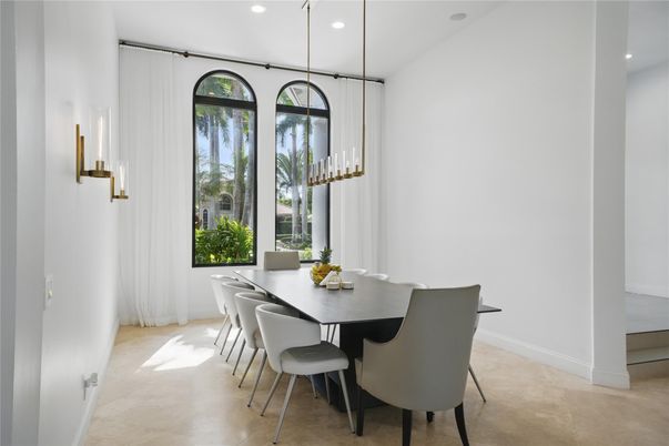 Dining room, Interior, Pendant Lights, Recessed Lighting