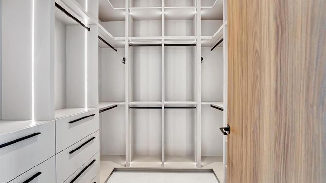 Interior, Walk-in Closets