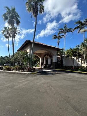 Exterior, Facade, Mediterranean
