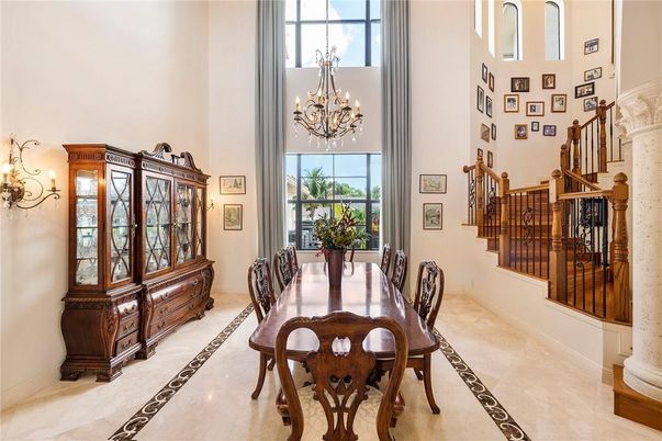 Chandelier, Dining room, Interior