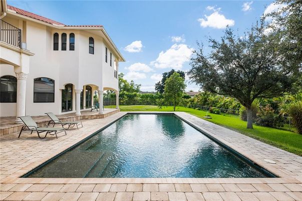Exterior, Pool