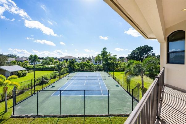 Exterior, Tennis Courts