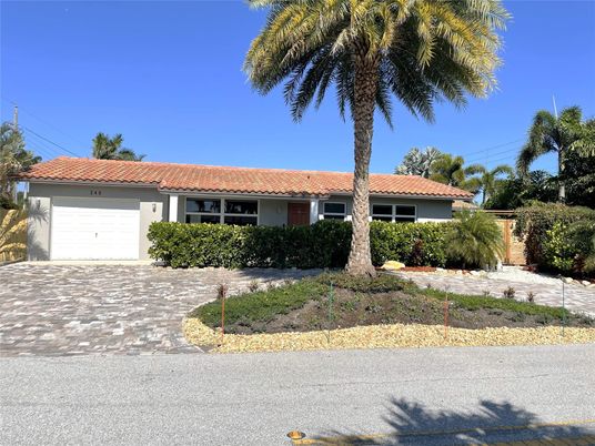 Attached, Exterior, Facade, Spanish Mediterranean