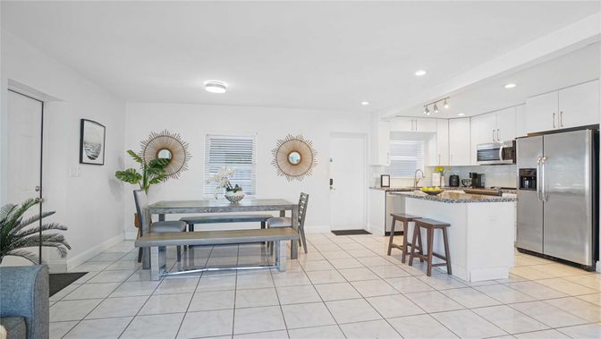 Dining room, Interior, Kitchen, Recessed Lighting, Stainless Steel Appliances