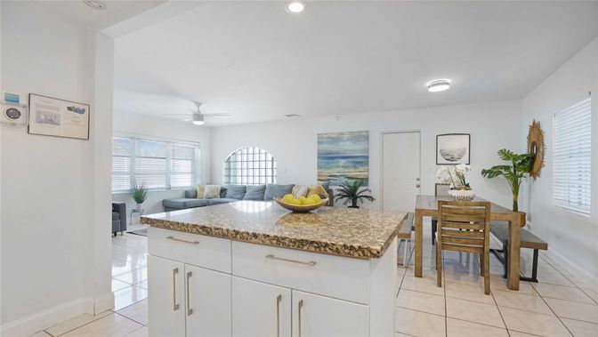 Dining room, Interior, Recessed Lighting