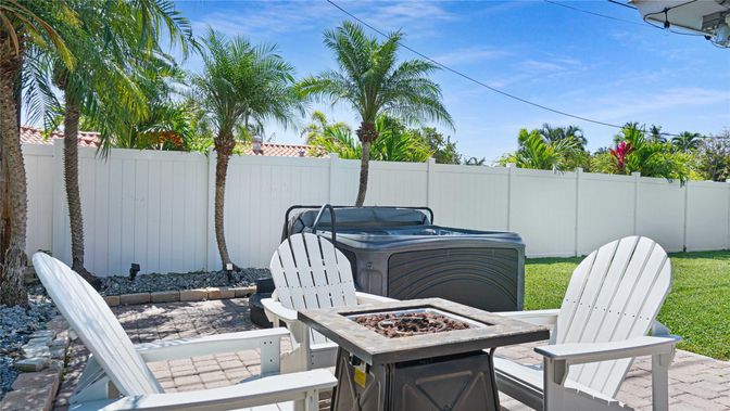Exterior, Hot Tub