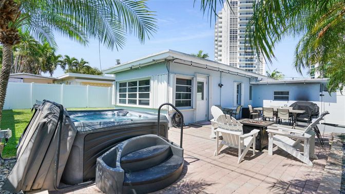 Exterior, Hot Tub
