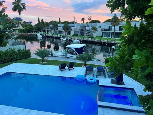 Exterior, Lake, Pool