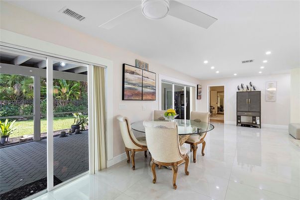 Dining room, Interior, Recessed Lighting
