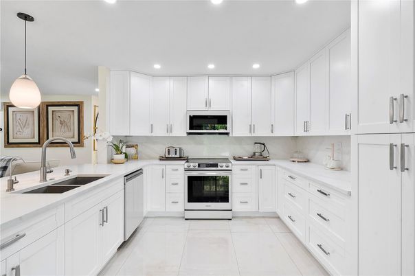 Interior, Kitchen, Pendant Lights, Recessed Lighting, Stainless Steel Appliances
