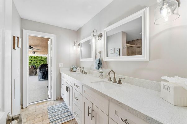 Bathroom, Dual Sink Vanities, Interior