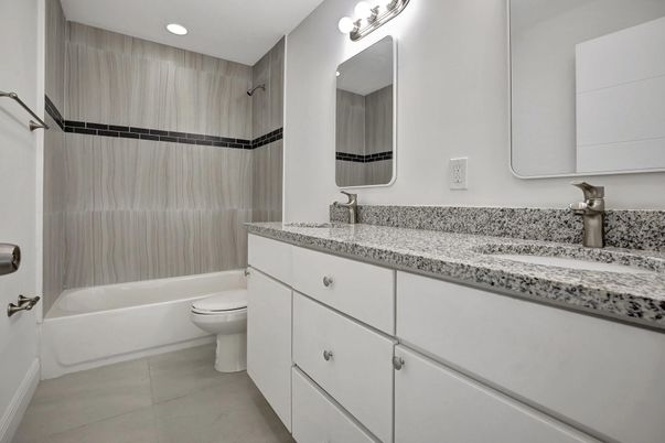 Bathroom, Interior, Recessed Lighting