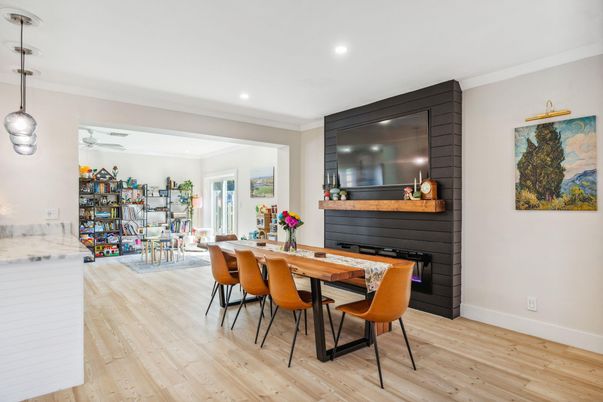 Dining room, Fireplace, Interior, Pendant Lights, Recessed Lighting, Wood Texture Flooring