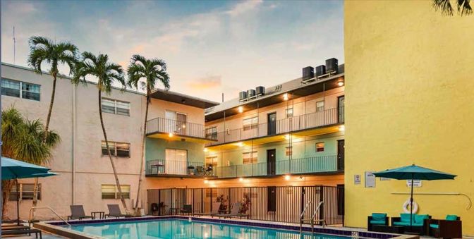 Exterior, Pool