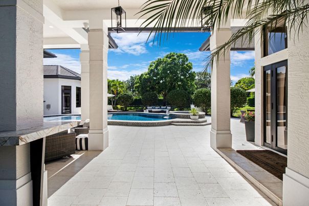 Exterior, Pool