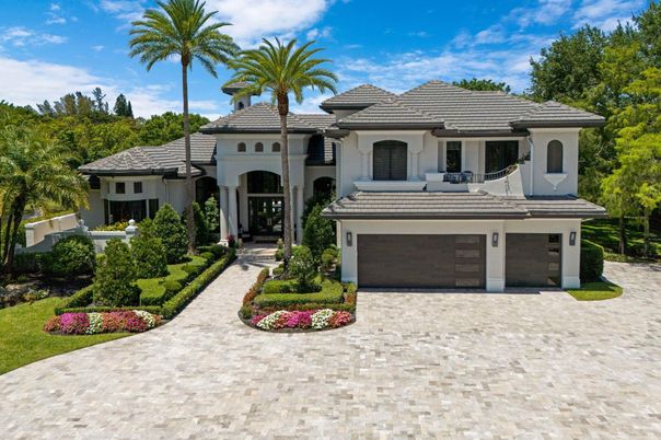 Attached, Exterior, Facade, Mediterranean