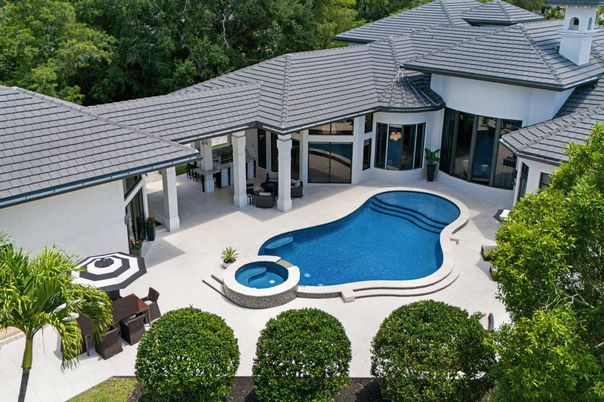 Exterior, Pool
