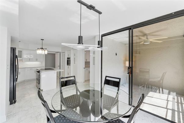 Dining room, Interior, Kitchen, Marble, Pendant Lights