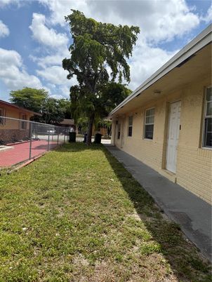 Exterior, Tennis Courts