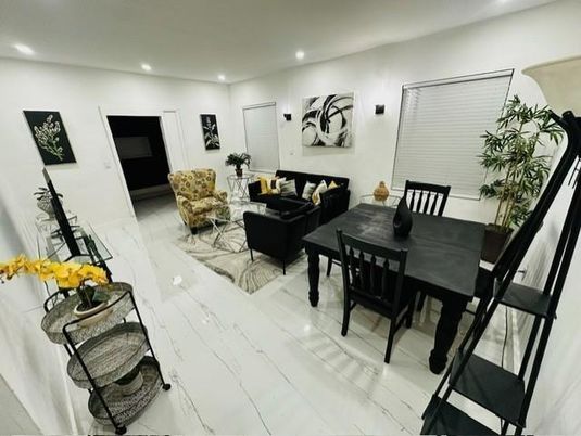 Dining room, Interior, Living room, Marble, Recessed Lighting