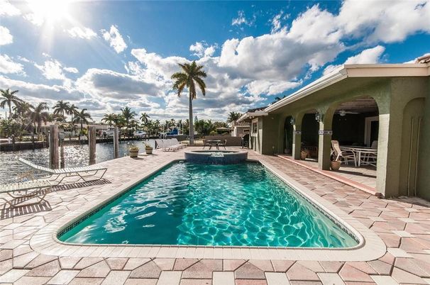 Exterior, Pool, Water