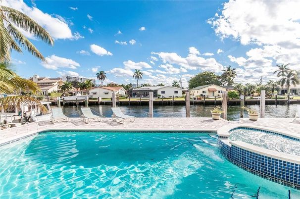 Exterior, Pool, Water