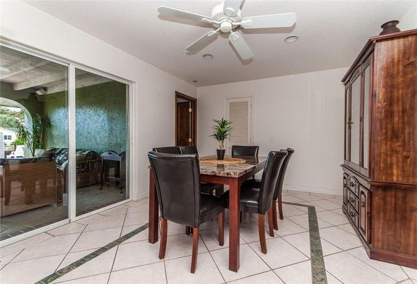 Dining room, Interior, Recessed Lighting