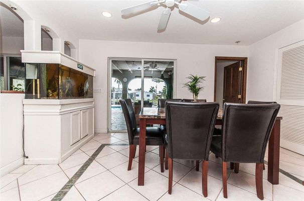 Dining room, Interior, Recessed Lighting