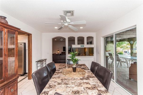 Dining room, Interior, Recessed Lighting
