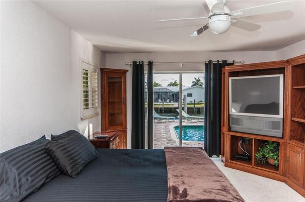Bedroom, Interior, Water
