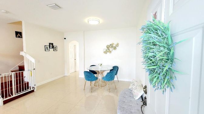 Dining room, Interior