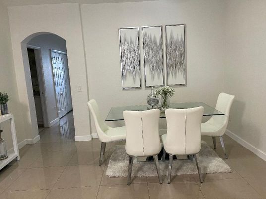 Dining room, Interior