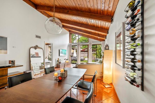 Dining room, Interior, Pendant Lights, Wooden Beams, Wooden Ceilings