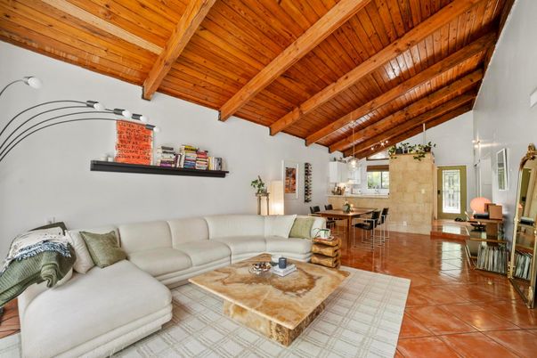 Dining room, Interior, Living room, Pendant Lights, Wooden Beams, Wooden Ceilings