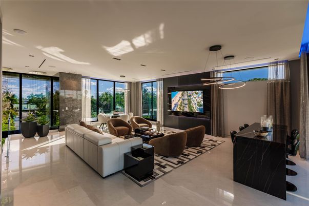 Interior, Living room, Pendant Lights, Recessed Lighting