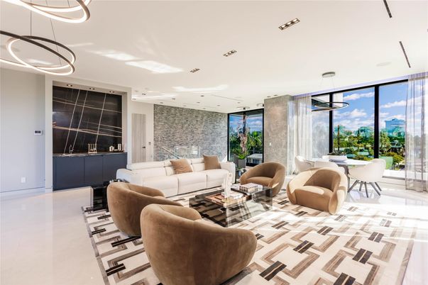Dining room, Interior, Living room, Pendant Lights, Recessed Lighting