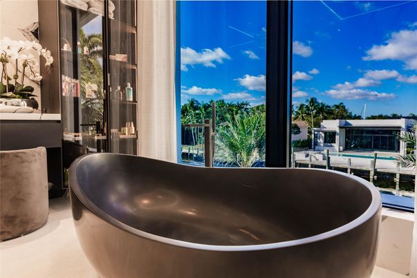 Bathroom, Free Standing Baths, Interior