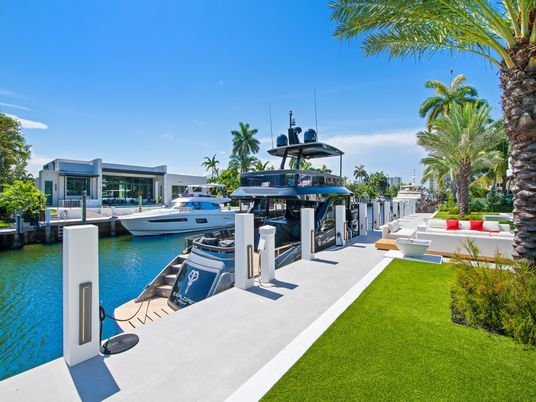 Exterior, Pool, Water