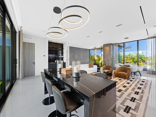 Dining room, Interior, Living room, Pendant Lights, Recessed Lighting, Water