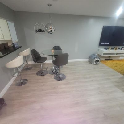 Interior, Pendant Lights, Wood Texture Flooring