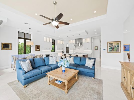 Dining room, Interior, Kitchen, Living room, Pendant Lights, Recessed Lighting, Stainless Steel Appliances