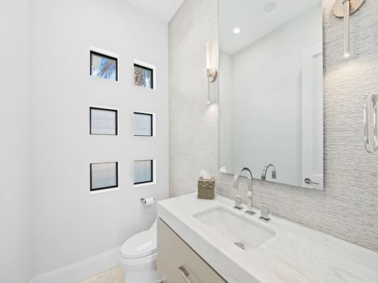 Bathroom, Interior, Recessed Lighting