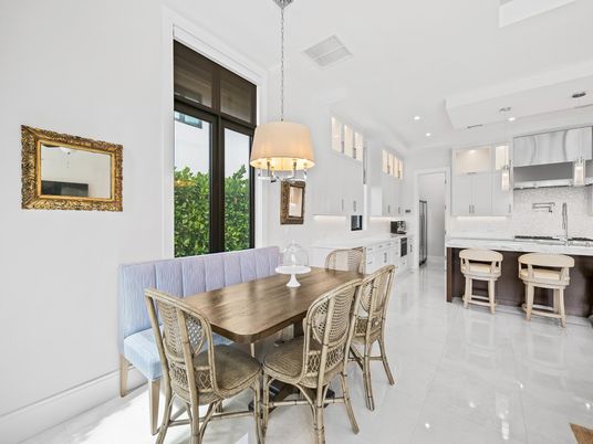 Dining room, Interior, Kitchen, Pendant Lights, Recessed Lighting, Stainless Steel Appliances