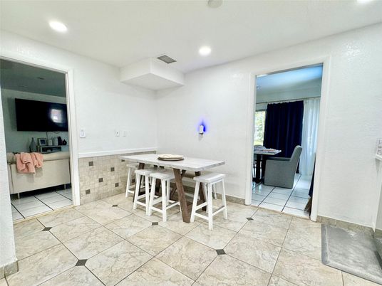 Dining room, Interior, Recessed Lighting