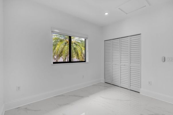 Empty room, Interior, Marble, Recessed Lighting