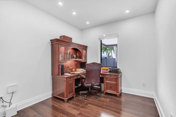 Home Office, Interior, Recessed Lighting, Wood Texture Flooring